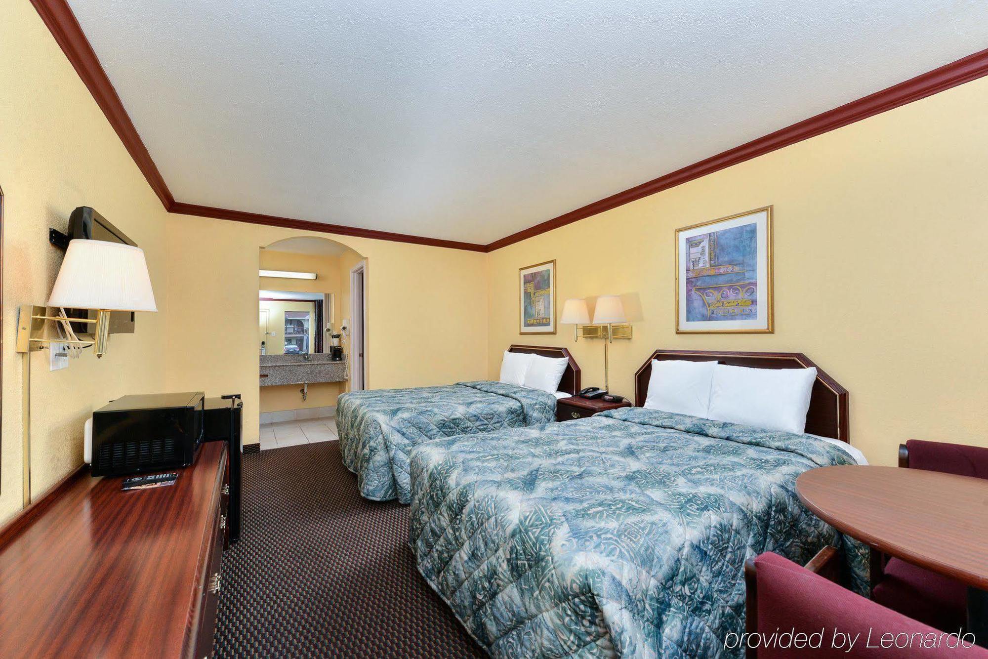 Americas Best Value Inn Conroe Exterior foto